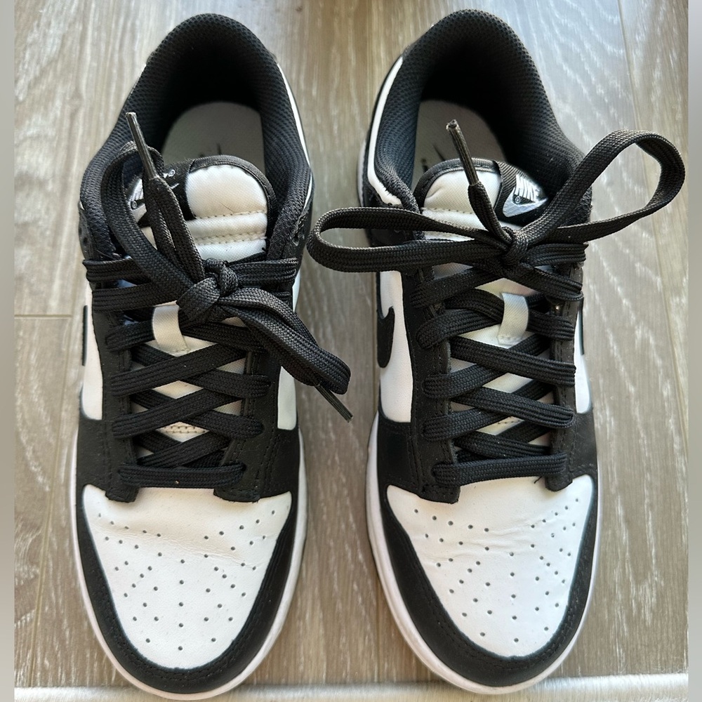 Nike Low Dunk Pandas Sneakers